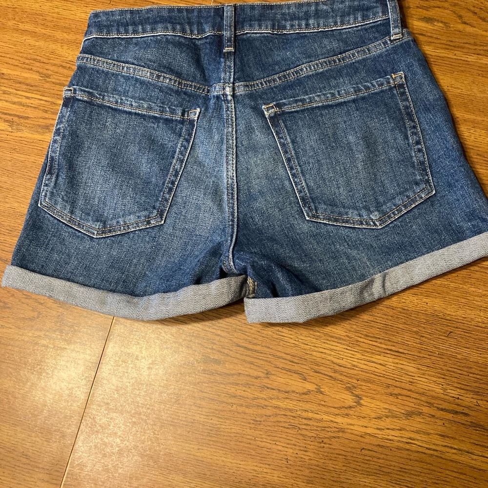 Old Navy Women’s Jean Shorts - Picture 4 of 5